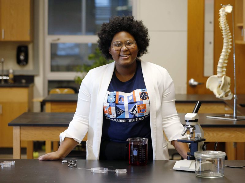Dasia Taylor:  A High Schooler Invented Color-Changing Sutures to Detect Infection